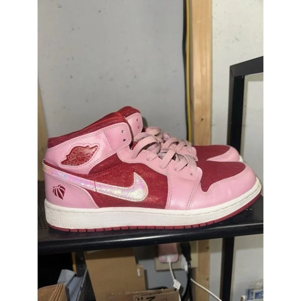Jordan little bit